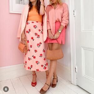 NWOT Zara Pink Floral Printed Linen Midi Skirt. Blogger fave.🔥